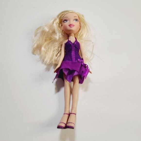 MGA Bratz Cloe Blonde Doll Purple Head Games Dress 2009 - Picture 1 of 10